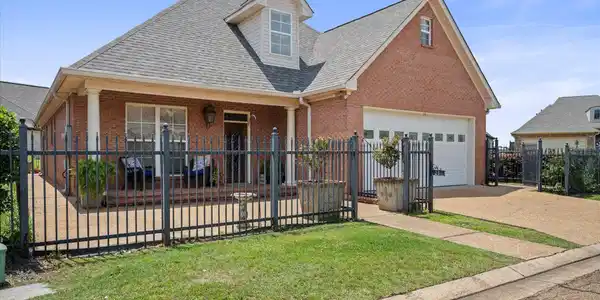 25 Savannah Circle