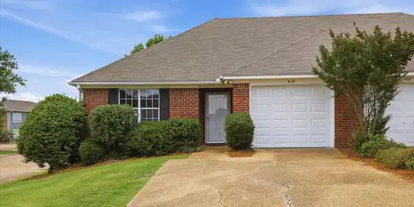 434 Woodlake Lane