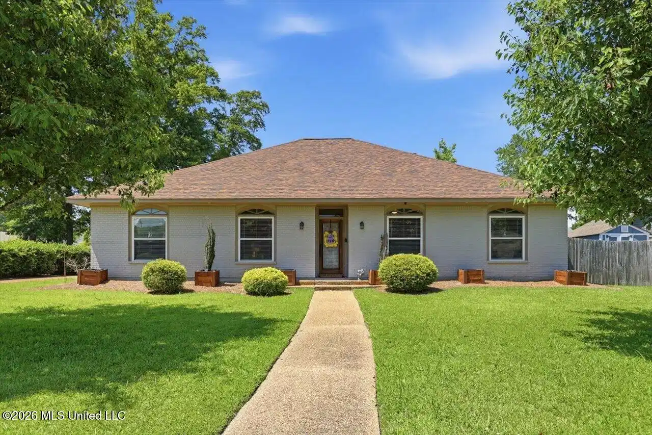 Image 1: 01-56 Westridge Dr _ Hometoursms.com