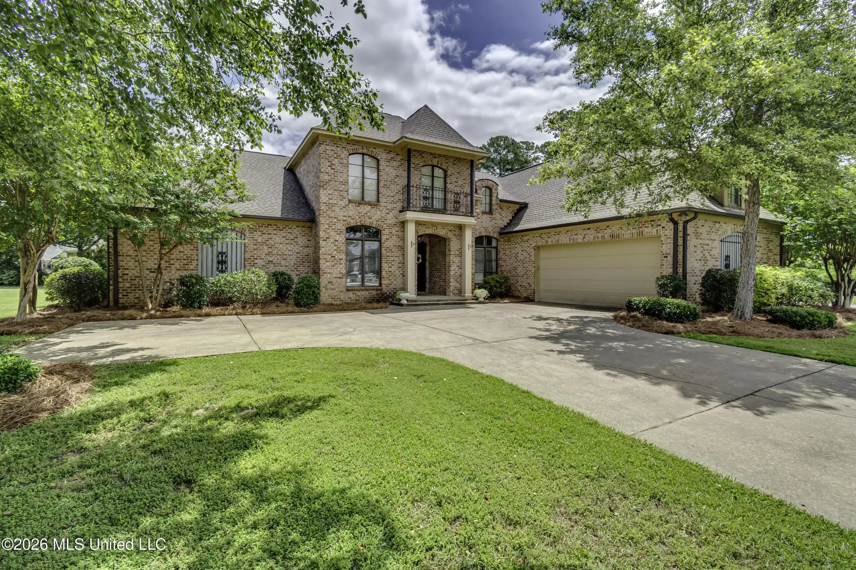 Image 1: 113 Grandview Pl--4
