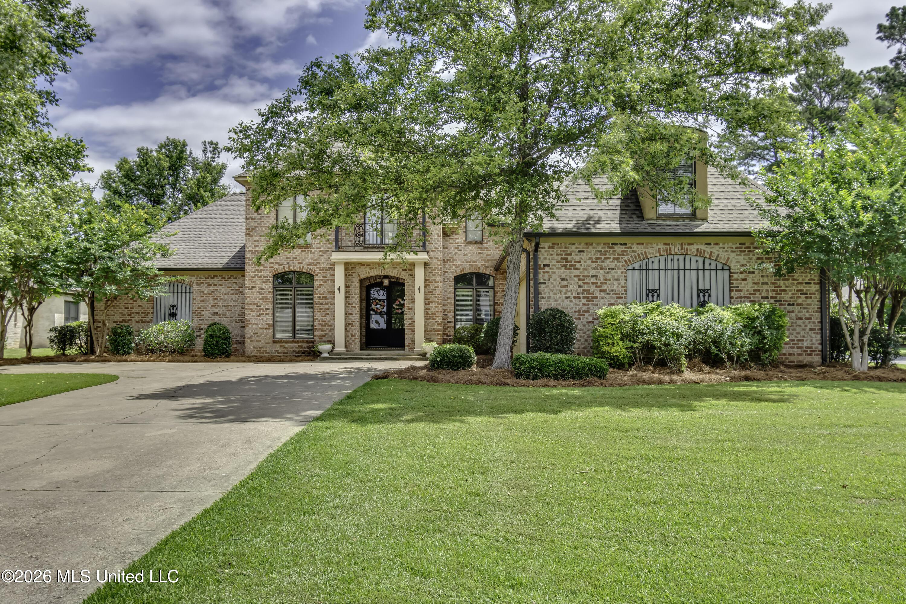 Image 2: 113 Grandview Pl--6