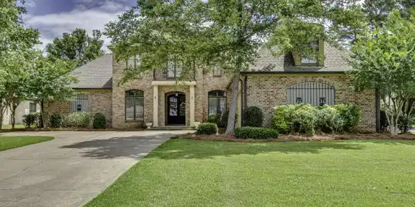 Image 2: 113 Grandview Pl--6