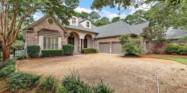 105 Overlook Pointe Circle