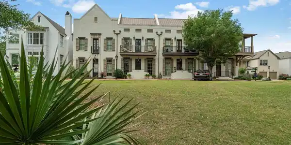 220 Natchez Drive N