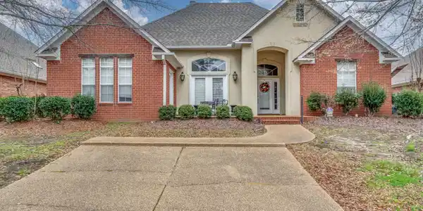 105 Vineyard Boulevard