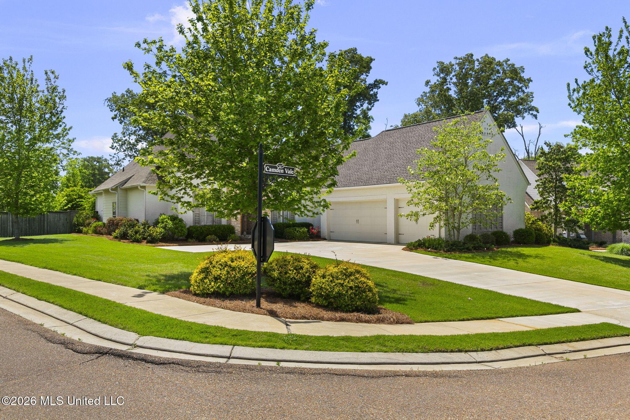 Image 3: 3-web-or-mls-100 Camden Vale-3