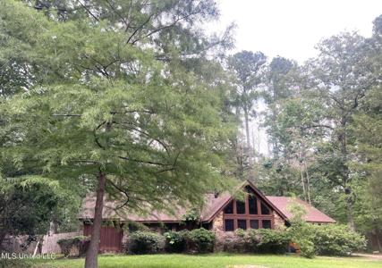 605 Camelia Trail