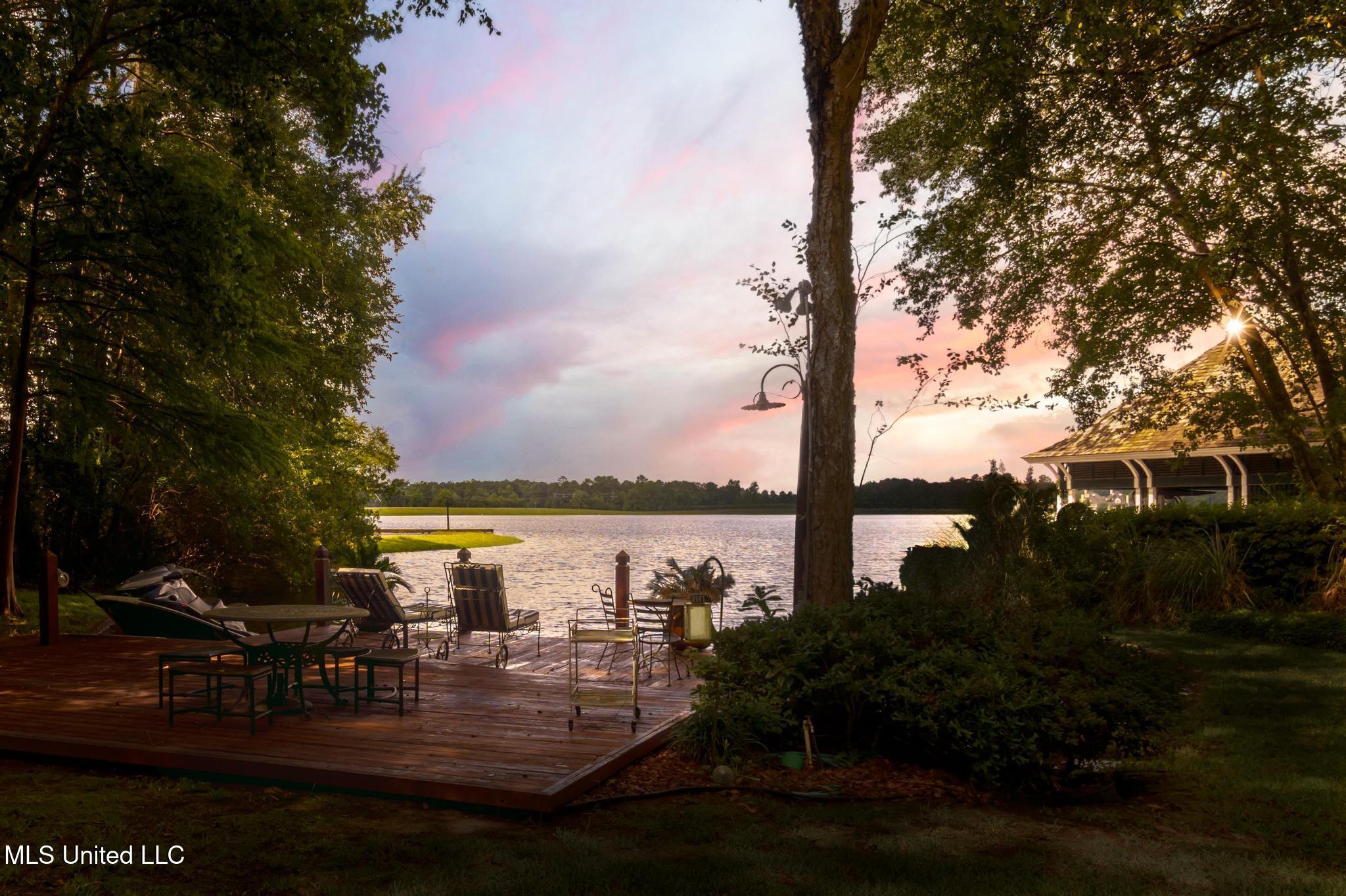 Image 3: 75 Tidewater Road-48