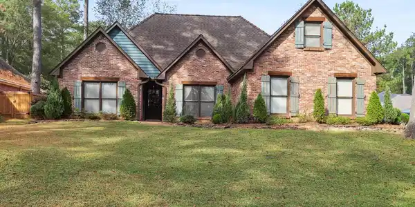 135 Pine Ridge Circle