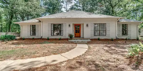 316 Swallow Drive