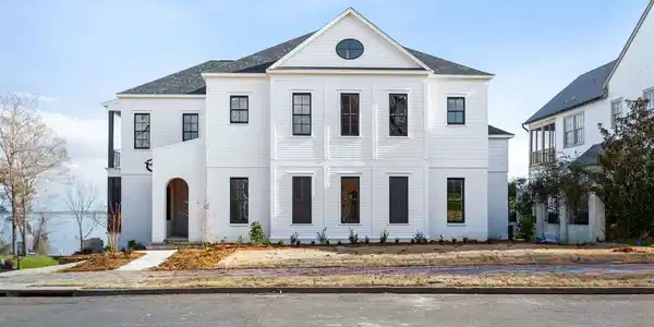 239 N NATCHEZ DR