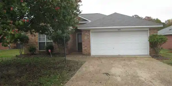 1010 CARLYLE CV