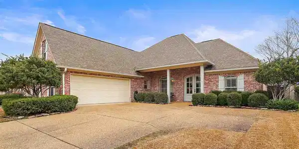 170 EASTSIDE DR