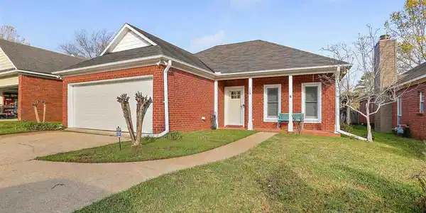 119 BRENHAVEN BLVD