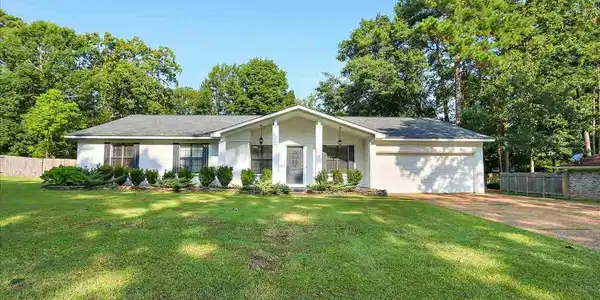 116 SWALLOW DR