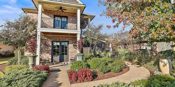 611 Arbor Way