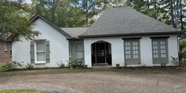 140 Pine Ridge Circle