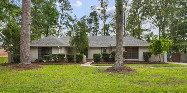 305 Camelia Trail