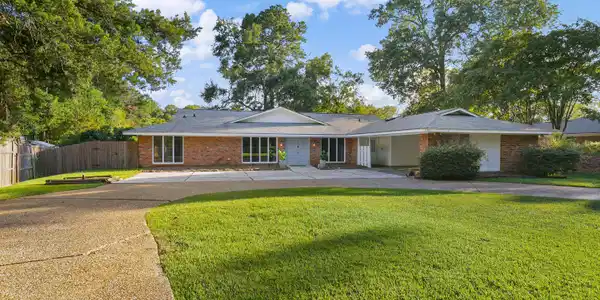 101 Oriole Place