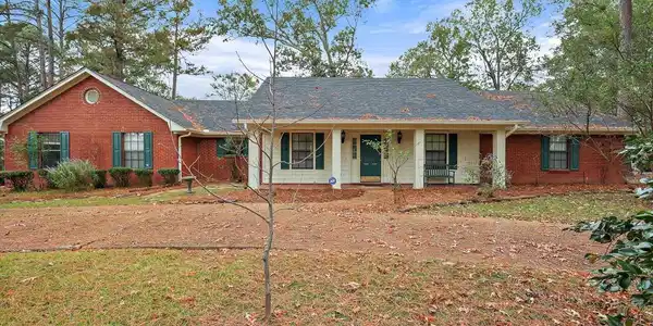 107 Coachmans Road