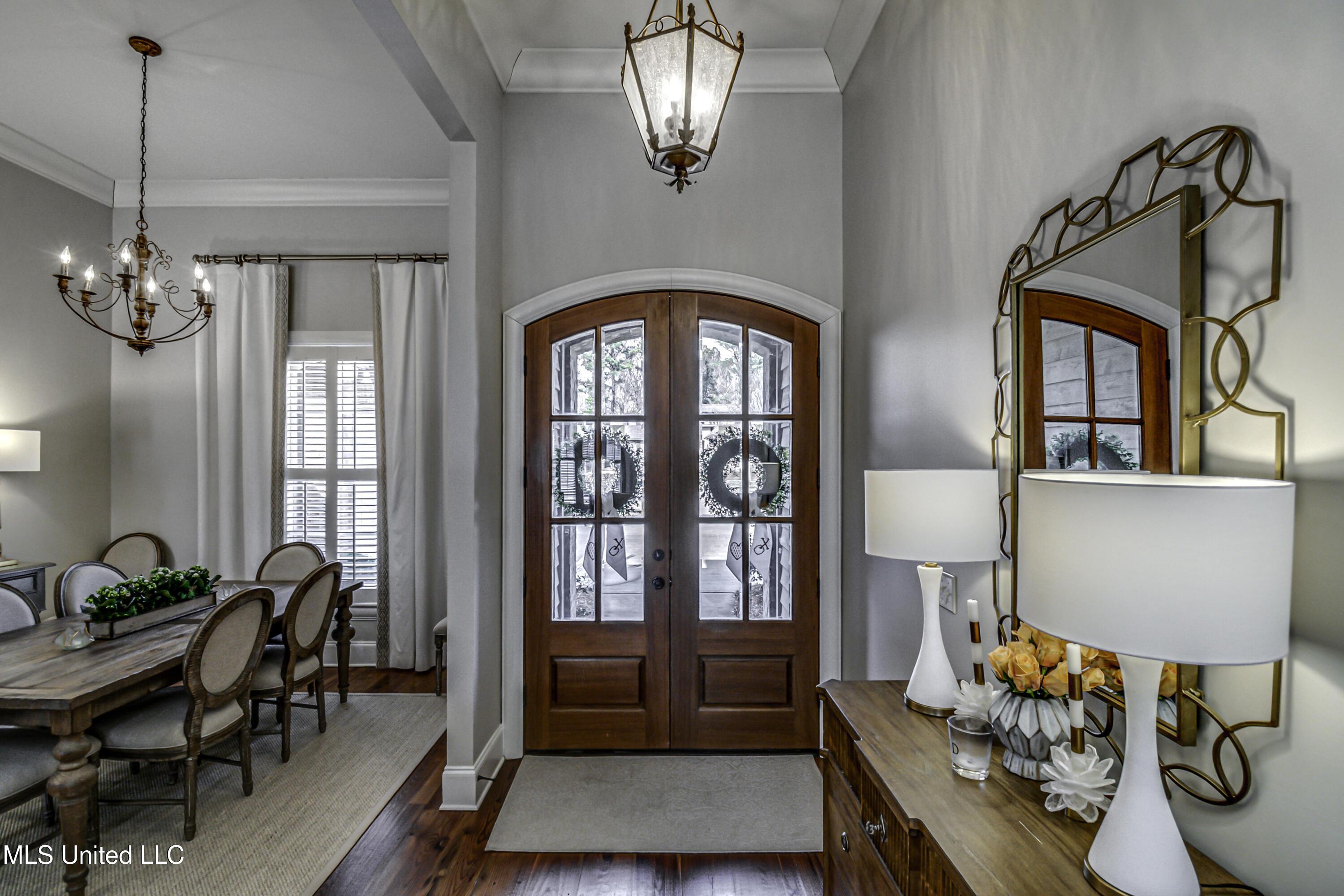 Image 2: 103 Bristol Ln--11