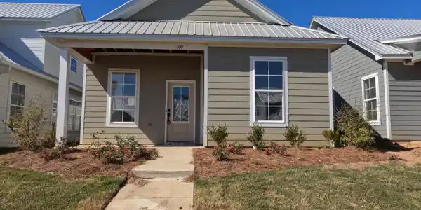 309 Hamilton Court