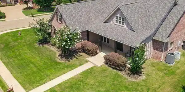 401 Garden Park Cove