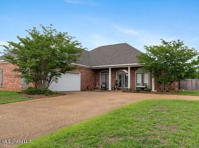 800 Highland Court