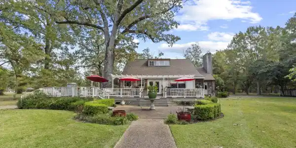 111 Arrowhead Trail