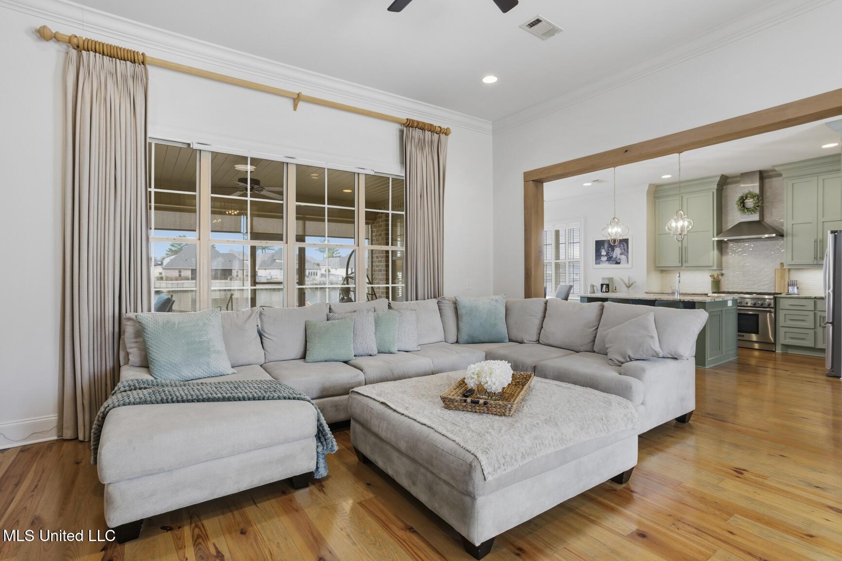 Image 4: 142 Camden Shores-6