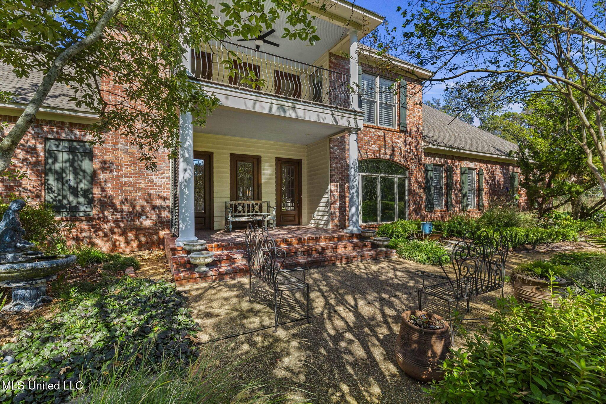 Image 2: 2-web-or-mls-176 Northshore-2