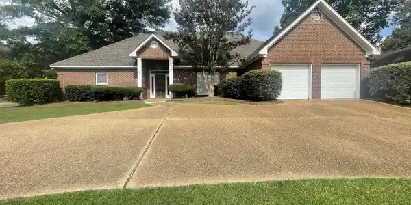 126 Twin Oaks Drive