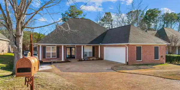 711 Highland Place