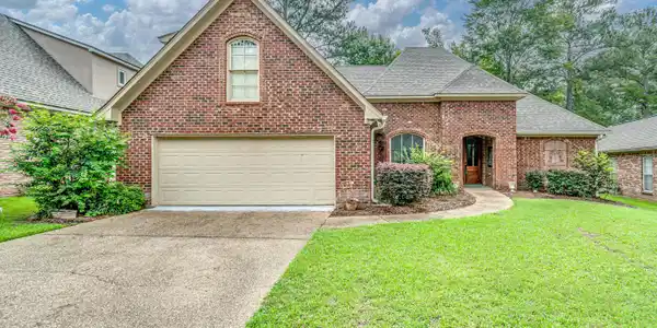 142 Pine Ridge Circle