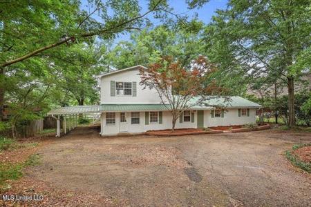 404 W Dewey Camp Drive