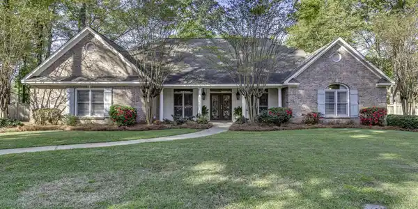 302 Sarah Cove
