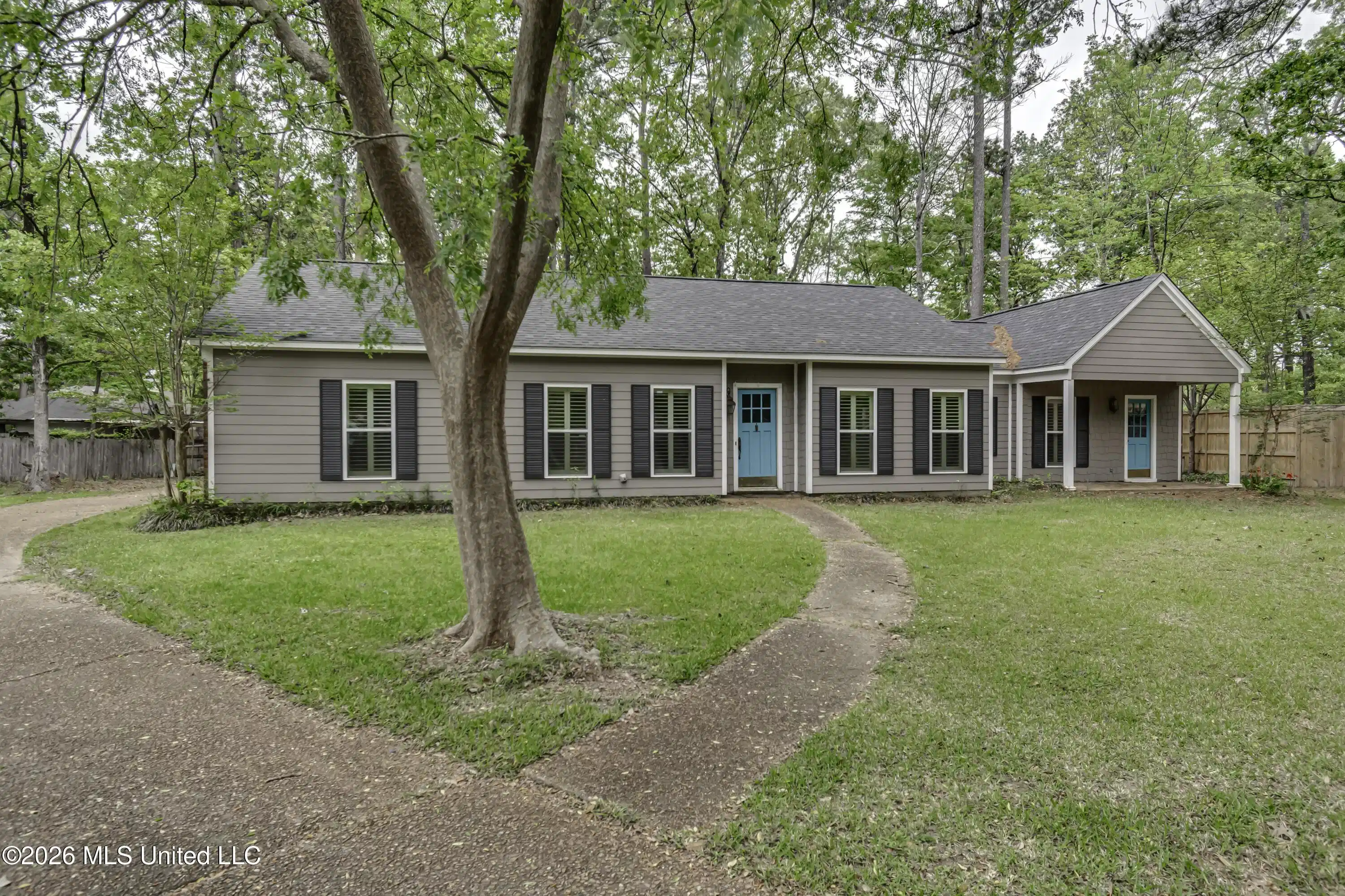 Image 1: 210 Sandpiper Rd--5