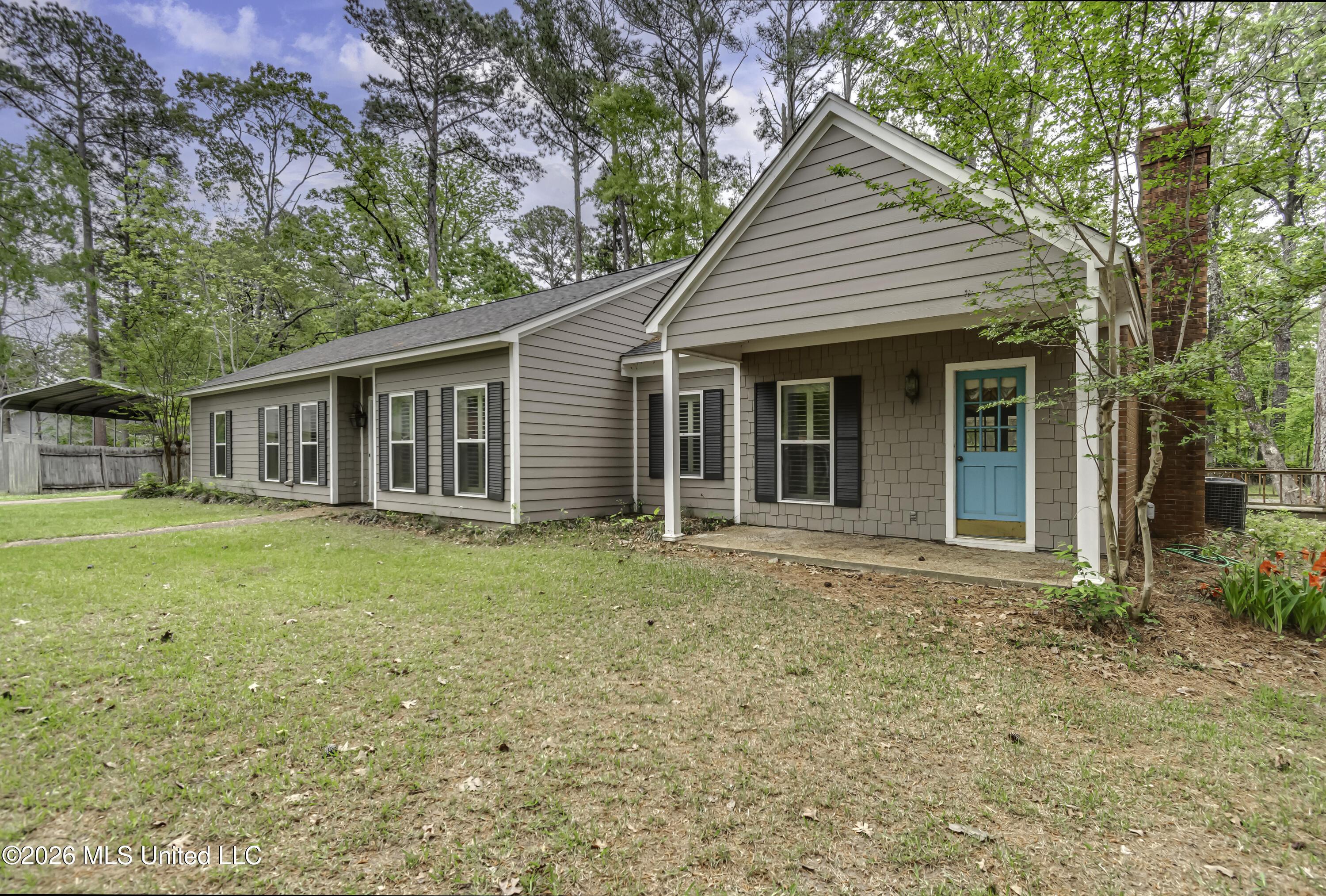 Image 3: 210 Sandpiper Rd--2