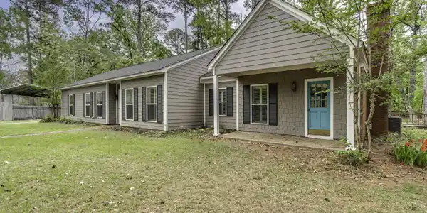 Image 3: 210 Sandpiper Rd--2