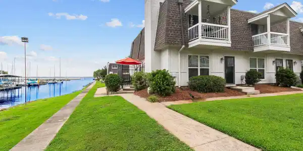 550 Post Rd Road