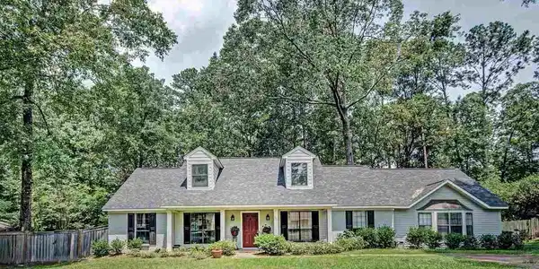105 Redbud Trail