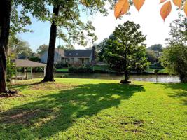 109 EAST LAKE DR