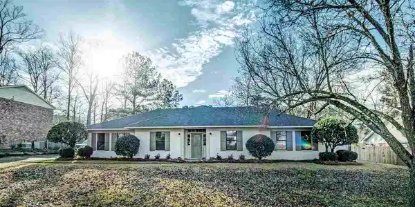 116 TWIN OAKS DR