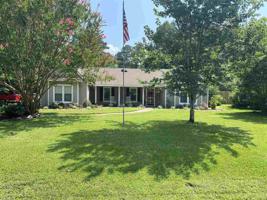 204 EAST LAKE DR