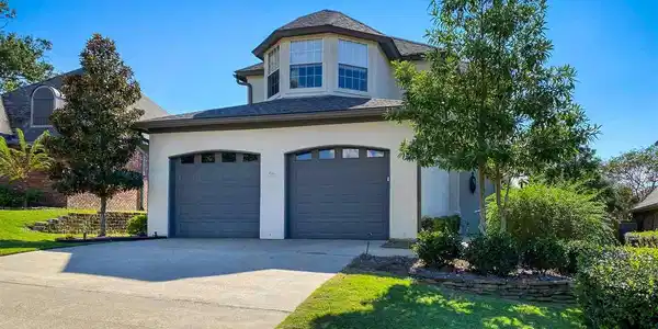 516 BEACON CV