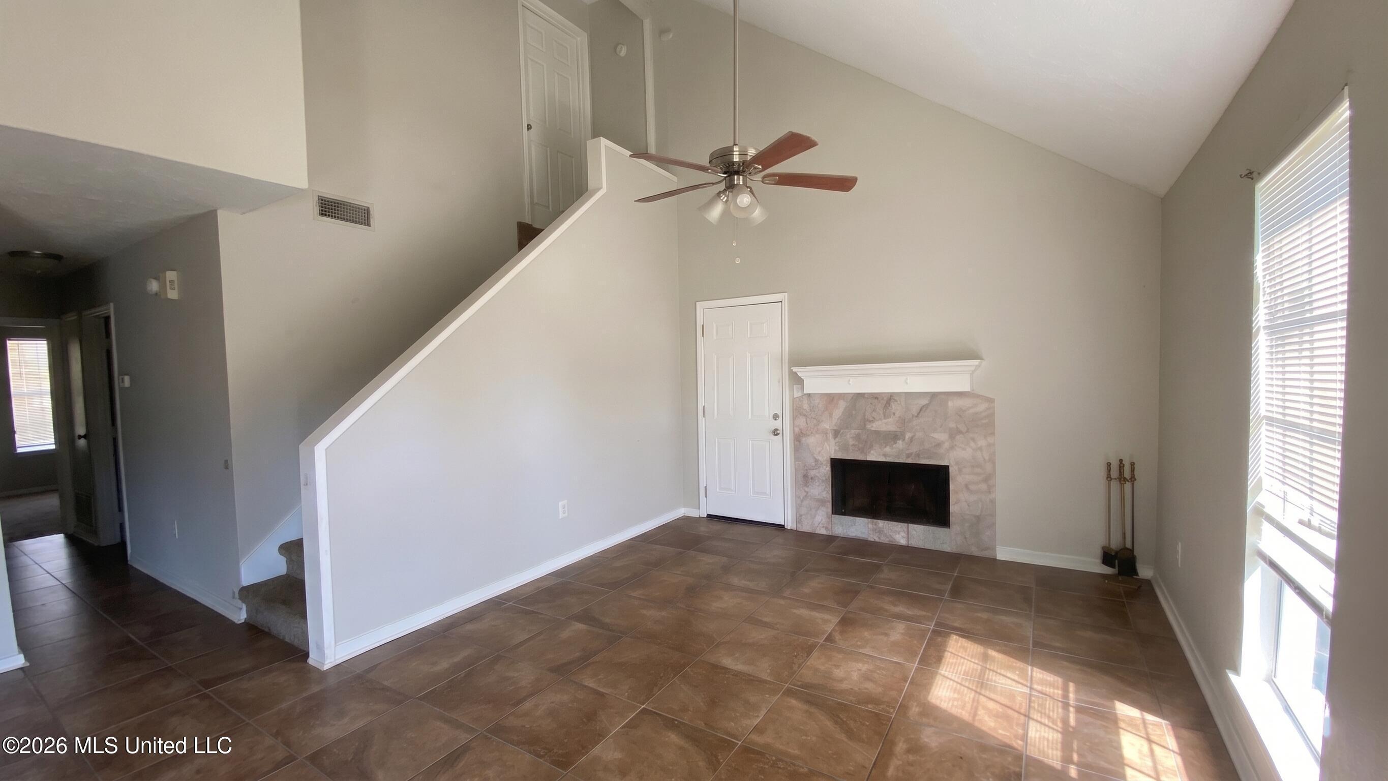 Image 3: 3 (Living Room)