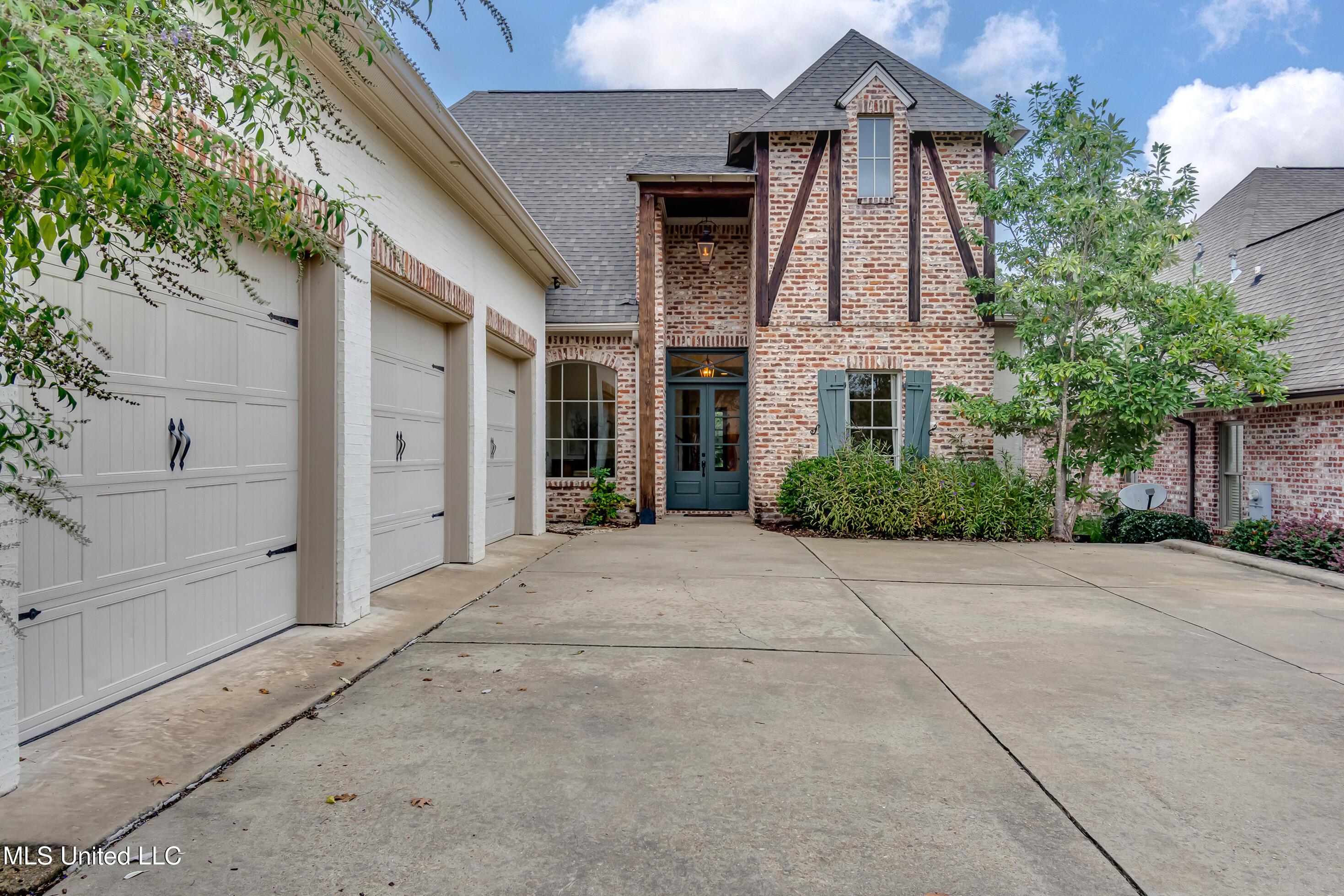 Image 2: 110 Bristol Lane-76