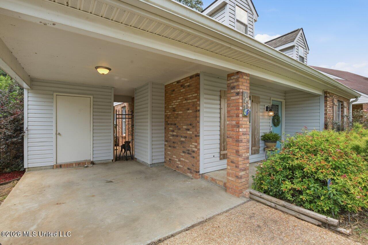 Image 3: 111 Shadow Hill Dr Hometoursms.com