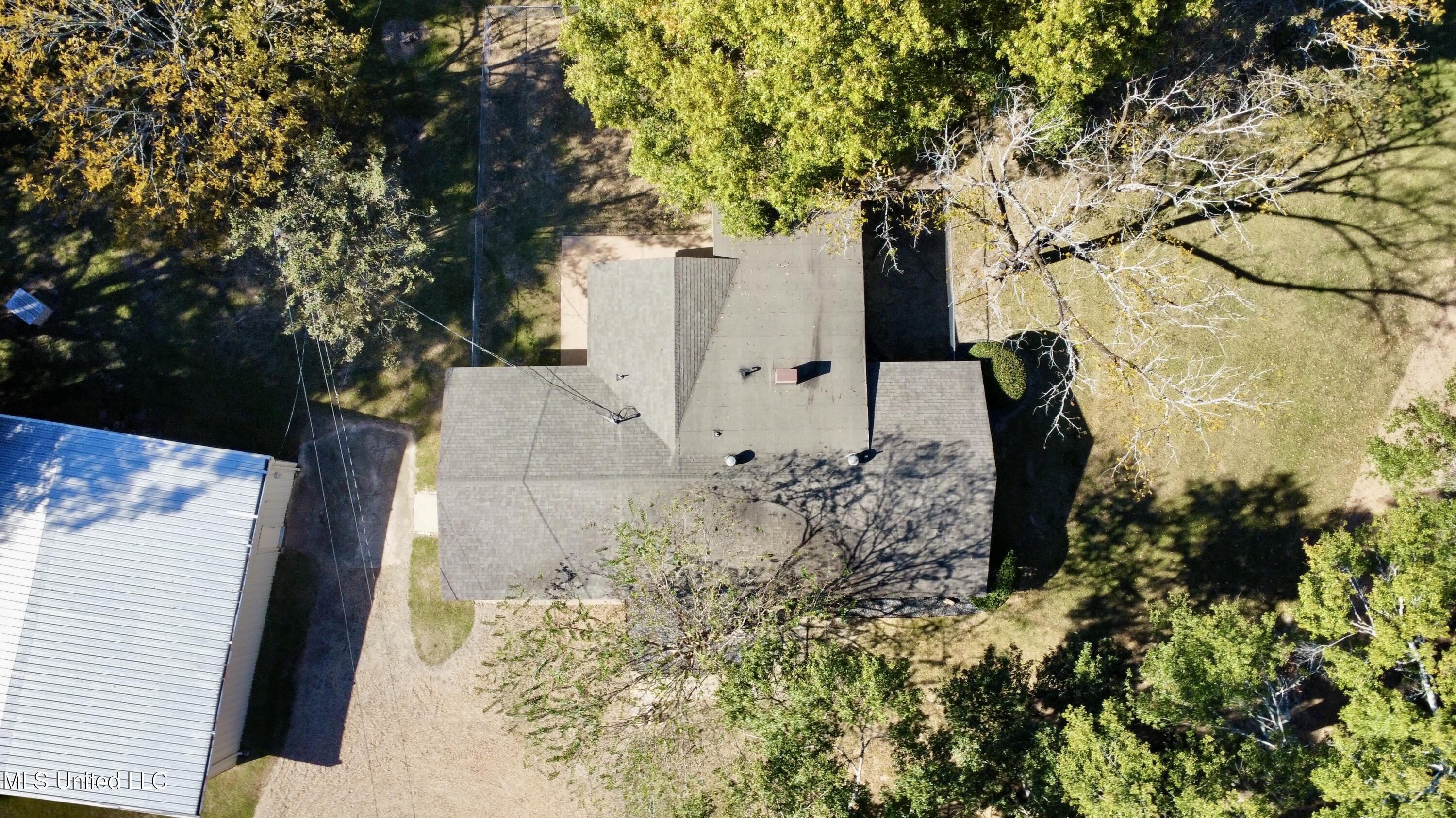 Image 3: oldjxndroneshopandhouse