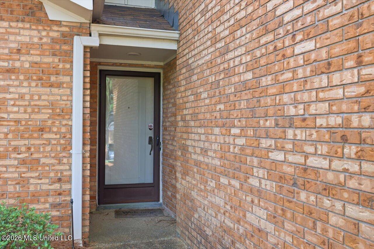 Image 2: 02-105 Longbranch Dr _ Hometoursms.com